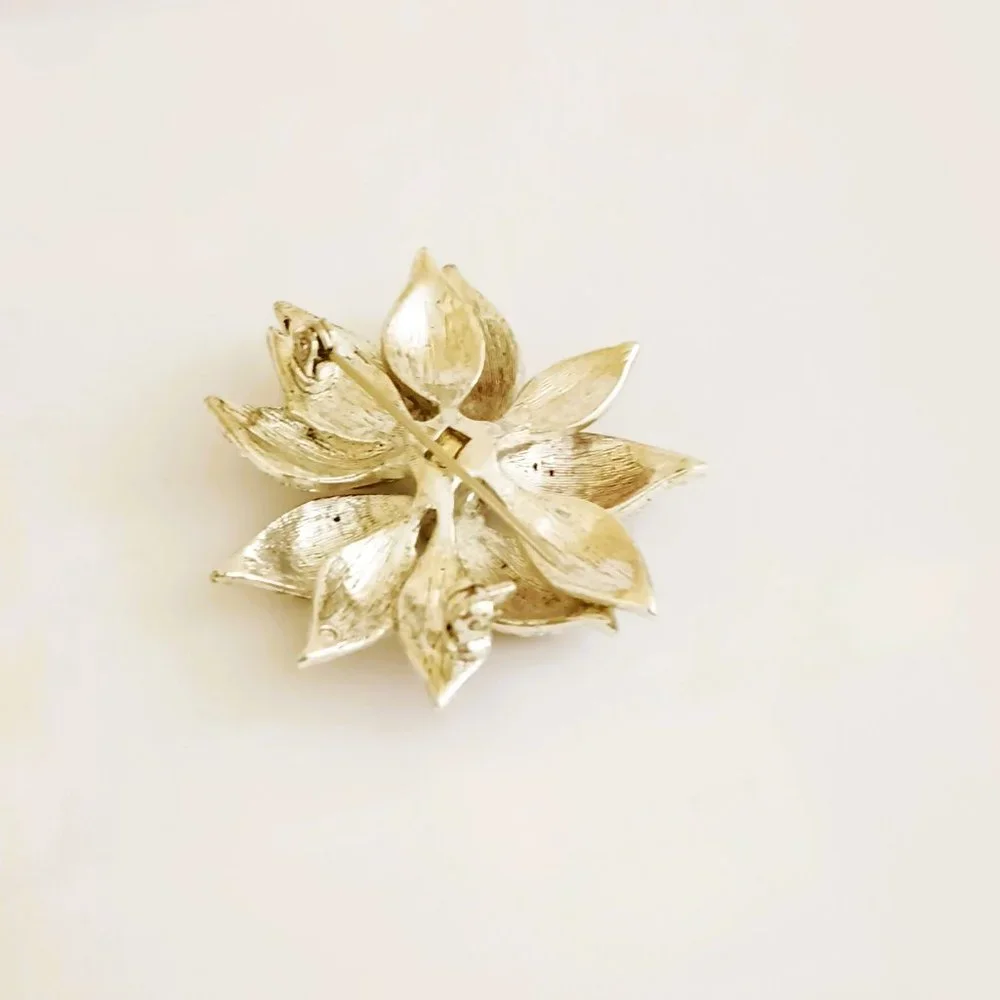 Silver Red Enamel Poinsettia Brooch Women's Floral Pave' Rhinestone Pin Jewelry
